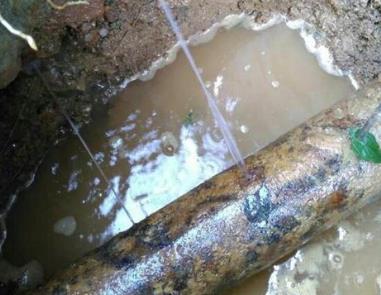 宣州楼顶渗水维修公司分享下地暖漏水的原因及检测方法。